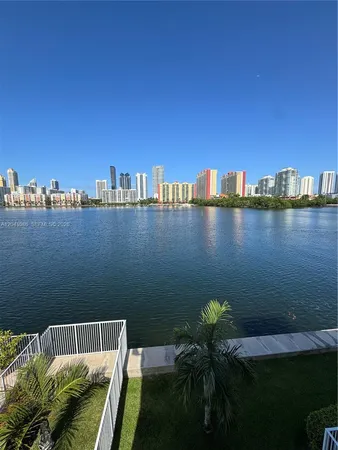 $1,750 | 3922 Northeast 166th Street, Unit S306, North Miami Beach, FL 33160