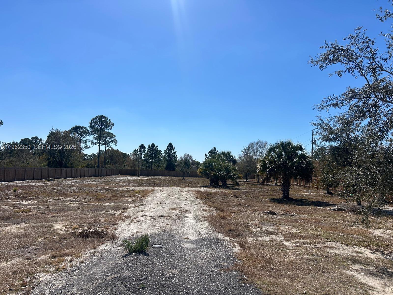648 Hunting Club Avenue Clewiston, FL 33440 - Photo 3 of 22 a view of a field