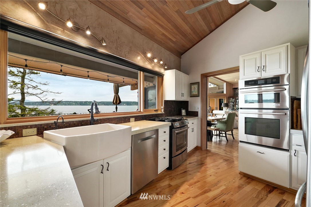 2100 South Breezy Point Road Camano Island, WA 98282 - Photo 19 of 40 Gallery Image 19