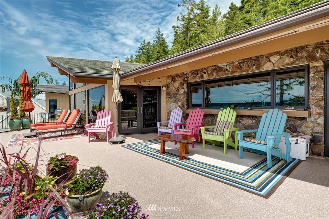 2100 South Breezy Point Road Camano Island, WA 98282 - Photo 3 of 40 Gallery Image 3