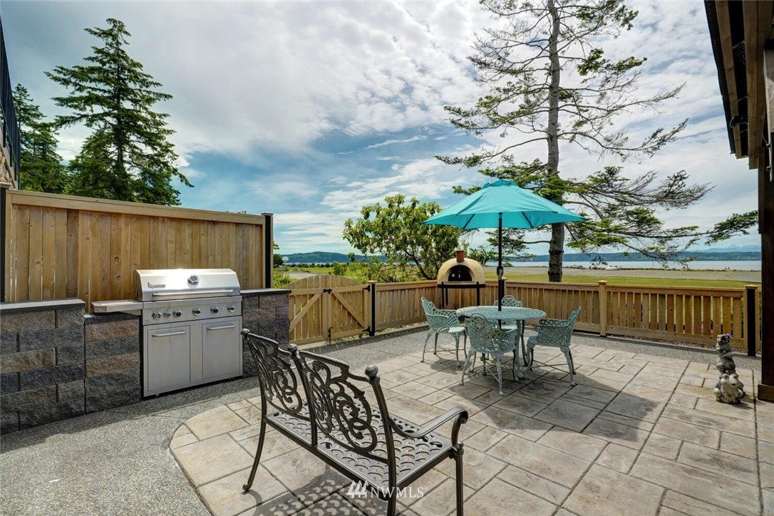 2100 South Breezy Point Road Camano Island, WA 98282 - Photo 9 of 40 Gallery Image 9