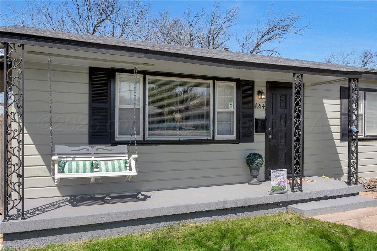 4214 South Fannin Street Amarillo, TX 79110 - Photo 3 of 24 03-Front Porch