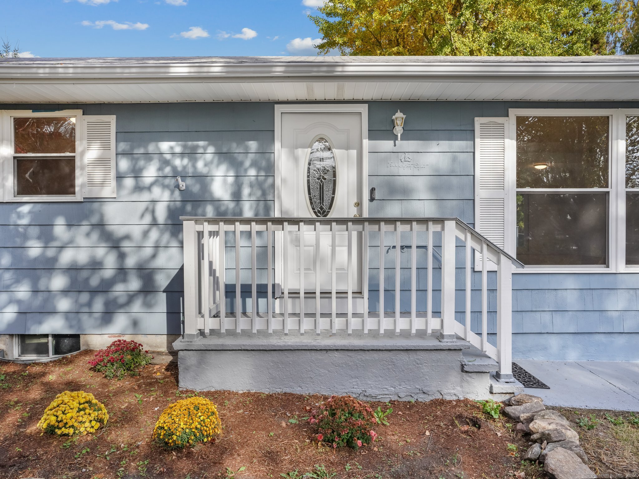 488 Sport Hill Road Easton, CT 06612 - Photo 2 of 32 a bathroom with a bathtub and shower