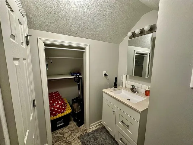 $205,000 | 627 North 29 Street, Kansas City, KS 66102