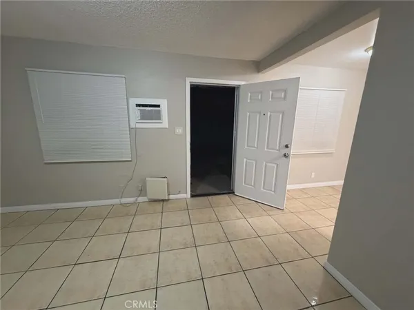 a view of a livingroom with an empty space