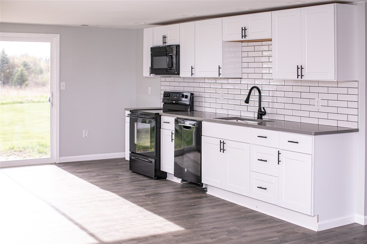 5275 North Henderson Road Davison, MI 48423 - Photo 8 of 20 50010378-7.JPG