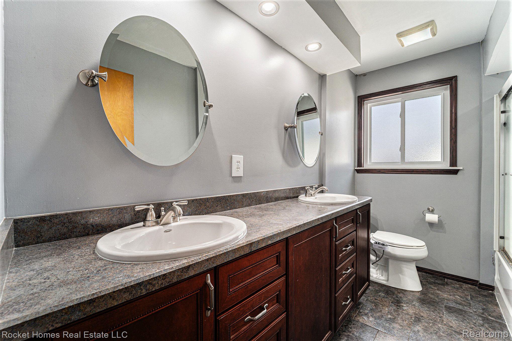 32163 Kelly Road Fraser, MI 48026 - Photo 16 of 26 Gallery Image 16