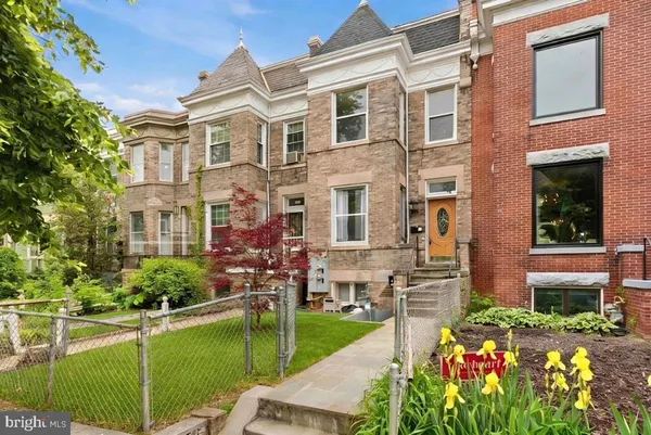 $750,000 | 131 R Street Northeast, Unit A, Washington, DC 20002