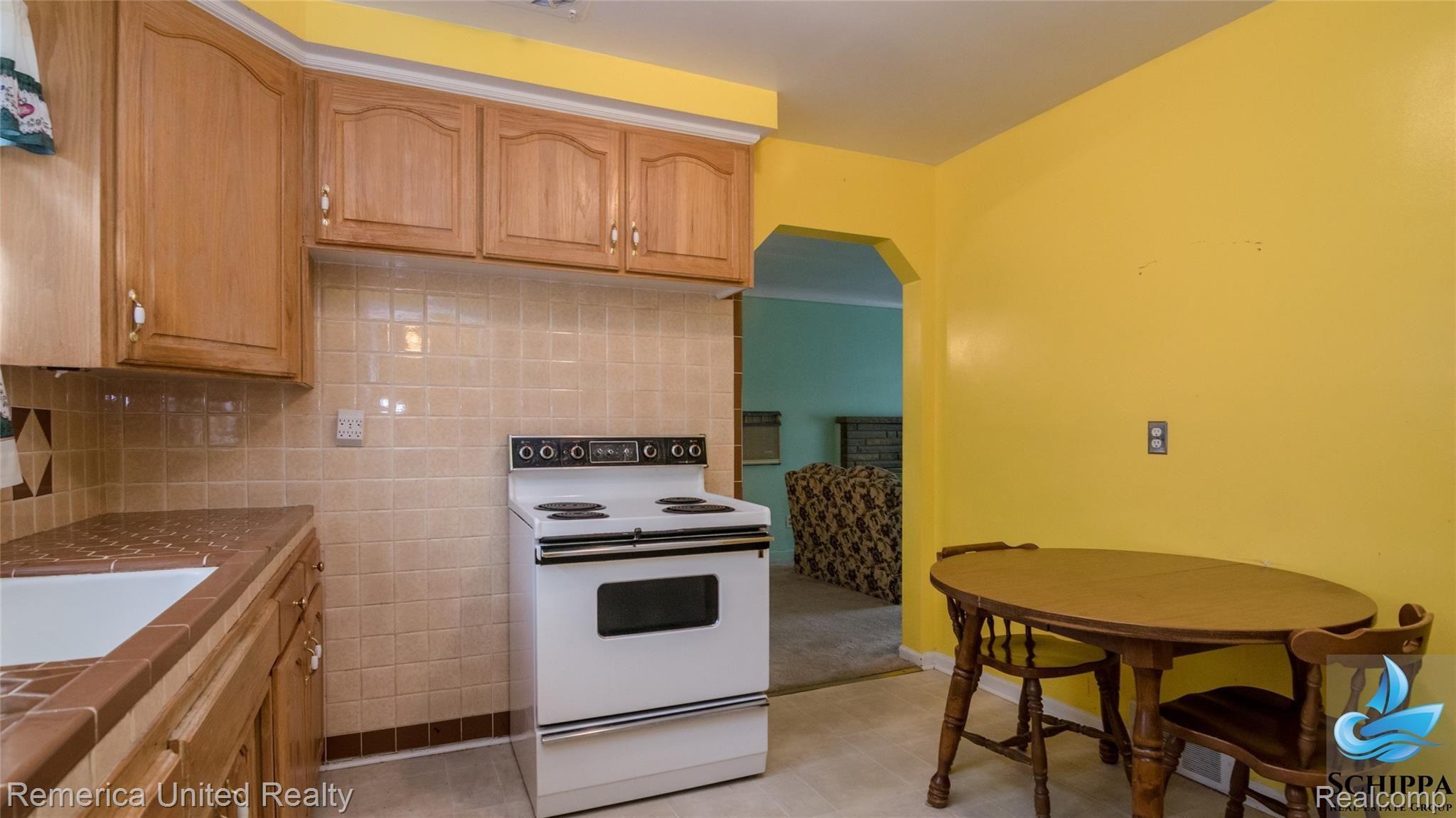26345 Five Mile Road Redford, MI 48239 - Photo 12 of 29 Kitchen 5 mile rd.jpg