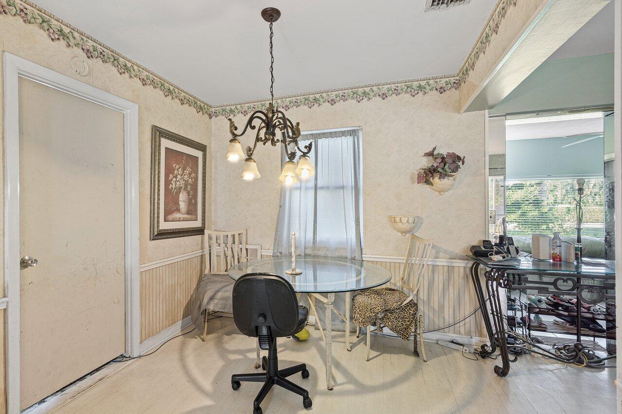 5262 Club Road Haverhill, FL 33415 - Photo 13 of 27 013-5262ClubRoad-Haverhill-FL-33415-SMAL