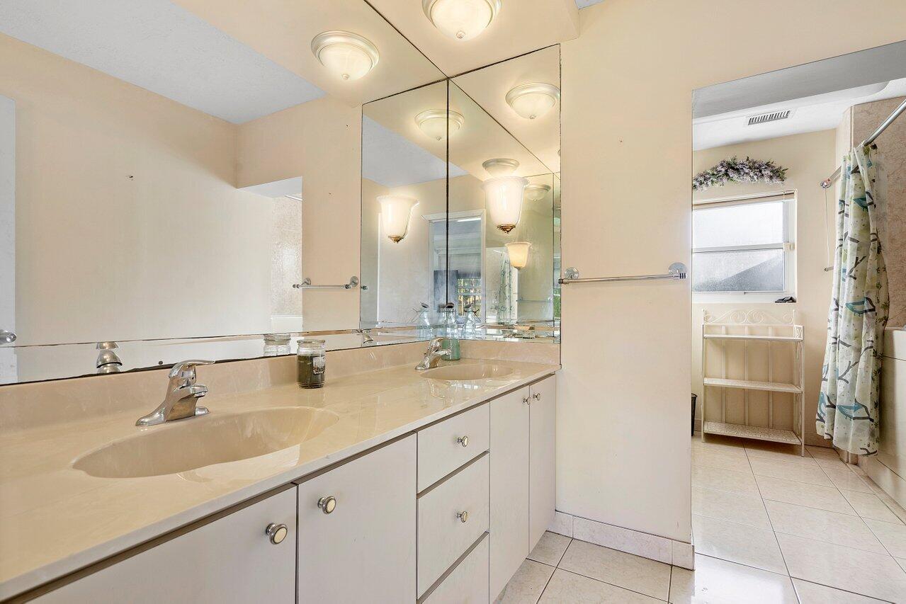 5262 Club Road Haverhill, FL 33415 - Photo 14 of 27 015-5262ClubRoad-Haverhill-FL-33415-SMAL