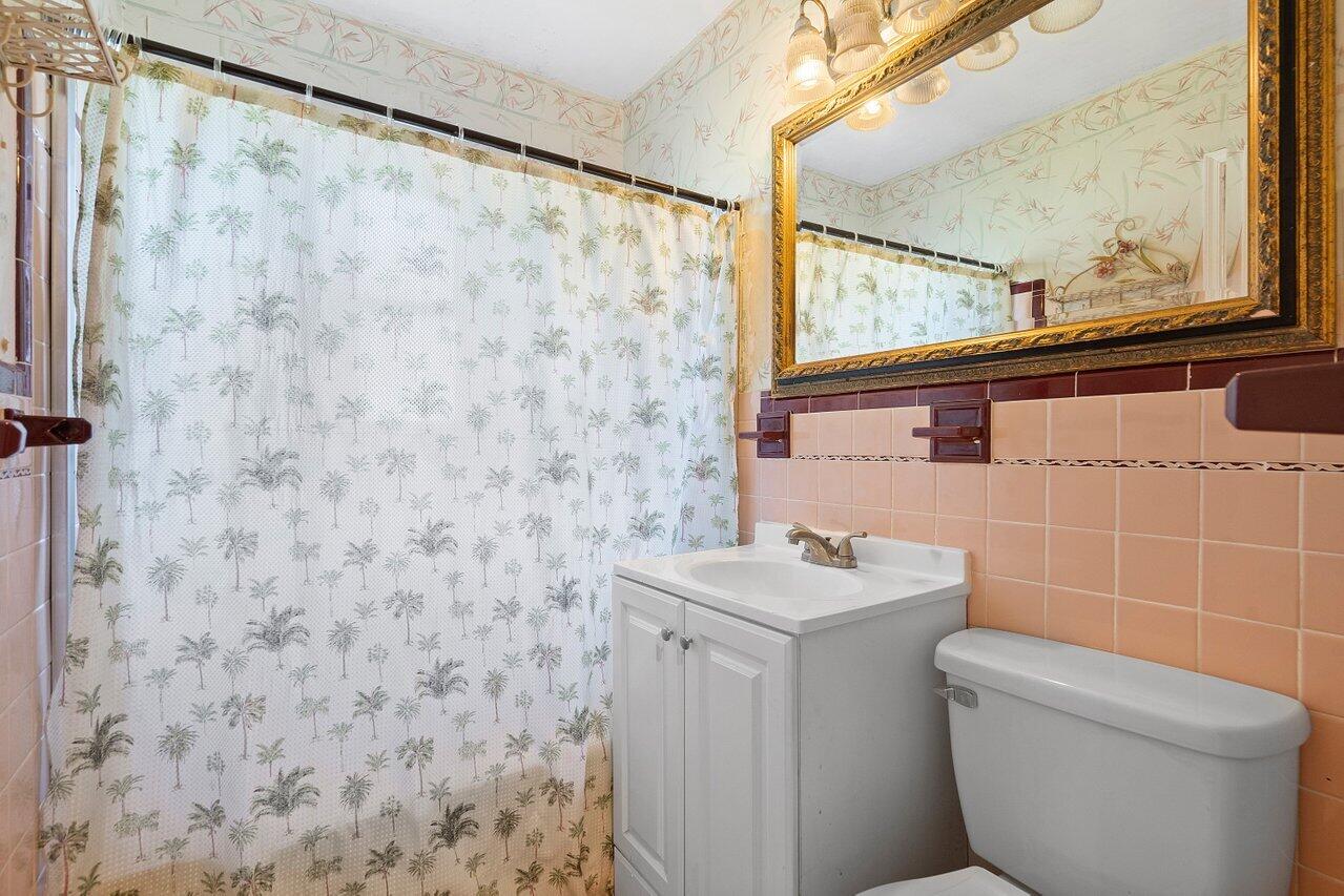 5262 Club Road Haverhill, FL 33415 - Photo 17 of 27 018-5262ClubRoad-Haverhill-FL-33415-SMAL