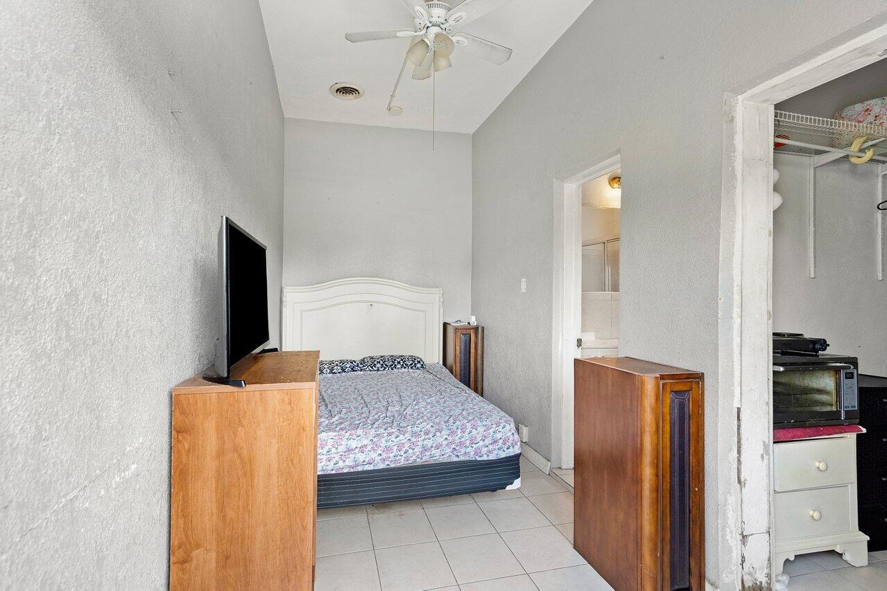 5262 Club Road Haverhill, FL 33415 - Photo 19 of 27 020-5262ClubRoad-Haverhill-FL-33415-SMAL