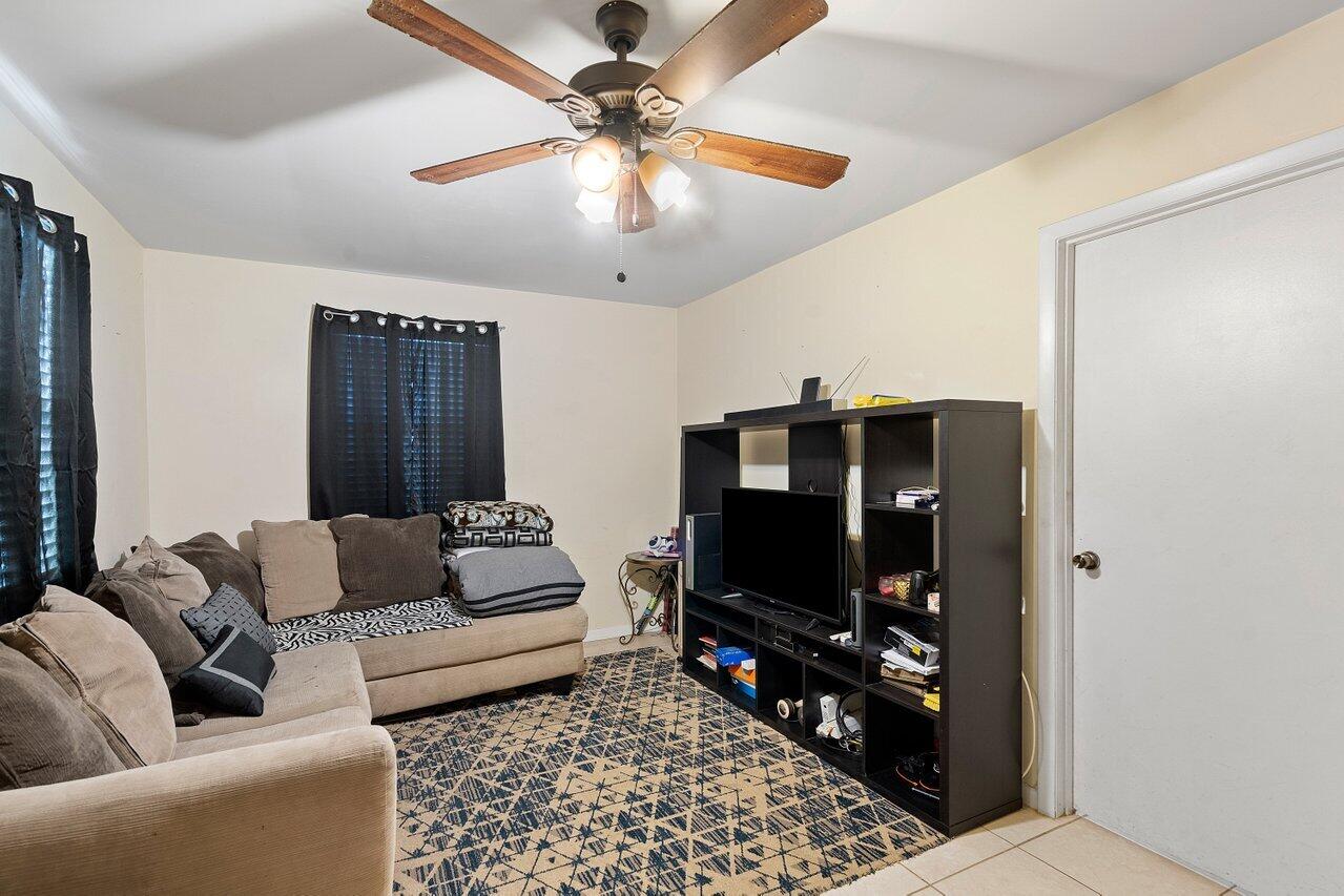 5262 Club Road Haverhill, FL 33415 - Photo 21 of 27 023-5262ClubRoad-Haverhill-FL-33415-SMAL