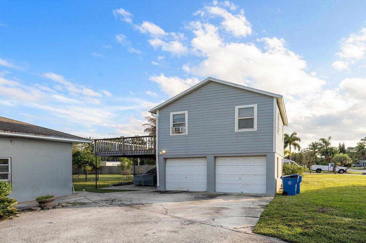 5262 Club Road Haverhill, FL 33415 - Photo 4 of 27 003-5262ClubRoad-Haverhill-FL-33415-SMAL