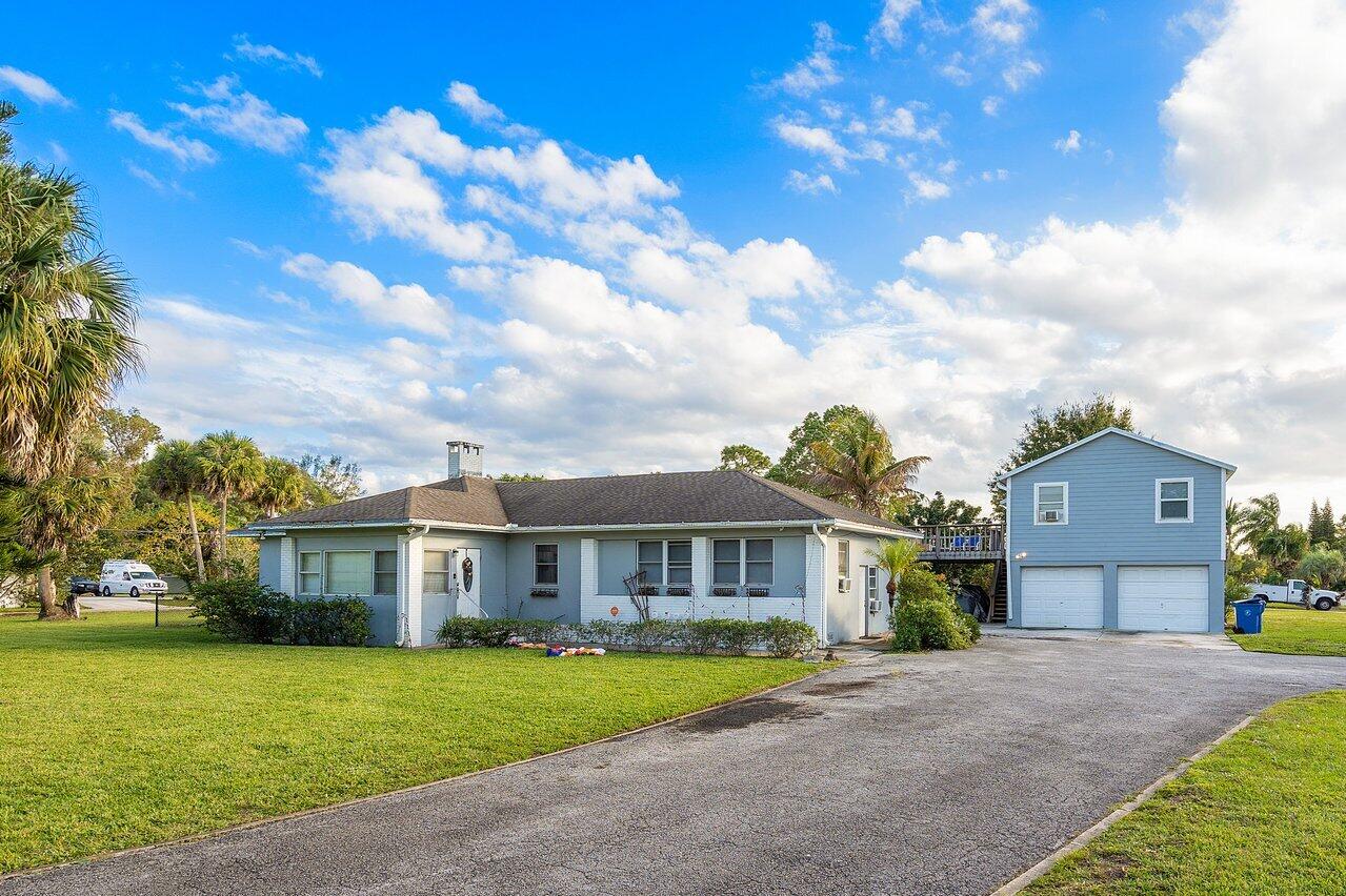 5262 Club Road Haverhill, FL 33415 - Photo 5 of 27 004-5262ClubRoad-Haverhill-FL-33415-SMAL