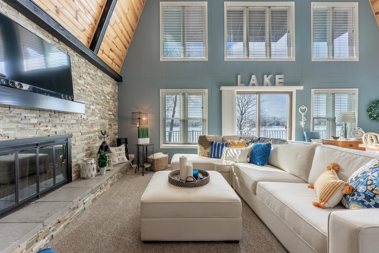 1435 Pier Drive Lake Summerset, IL 61019 - Photo 6 of 35 a living room with furniture and a fireplace