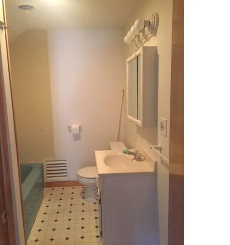 $1,300 | 241 Squantum Road, Jaffrey, NH 03452