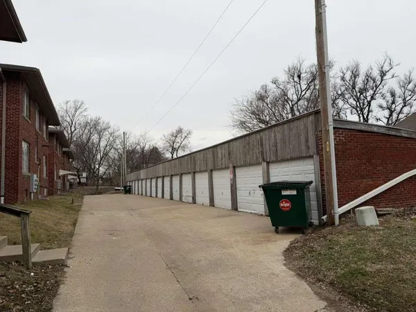 $1,425,000 | 2511-2517 Mitchell Avenue, St. Joseph, MO 64507