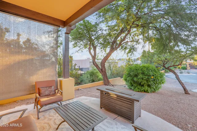 a bench sitting in front of a building