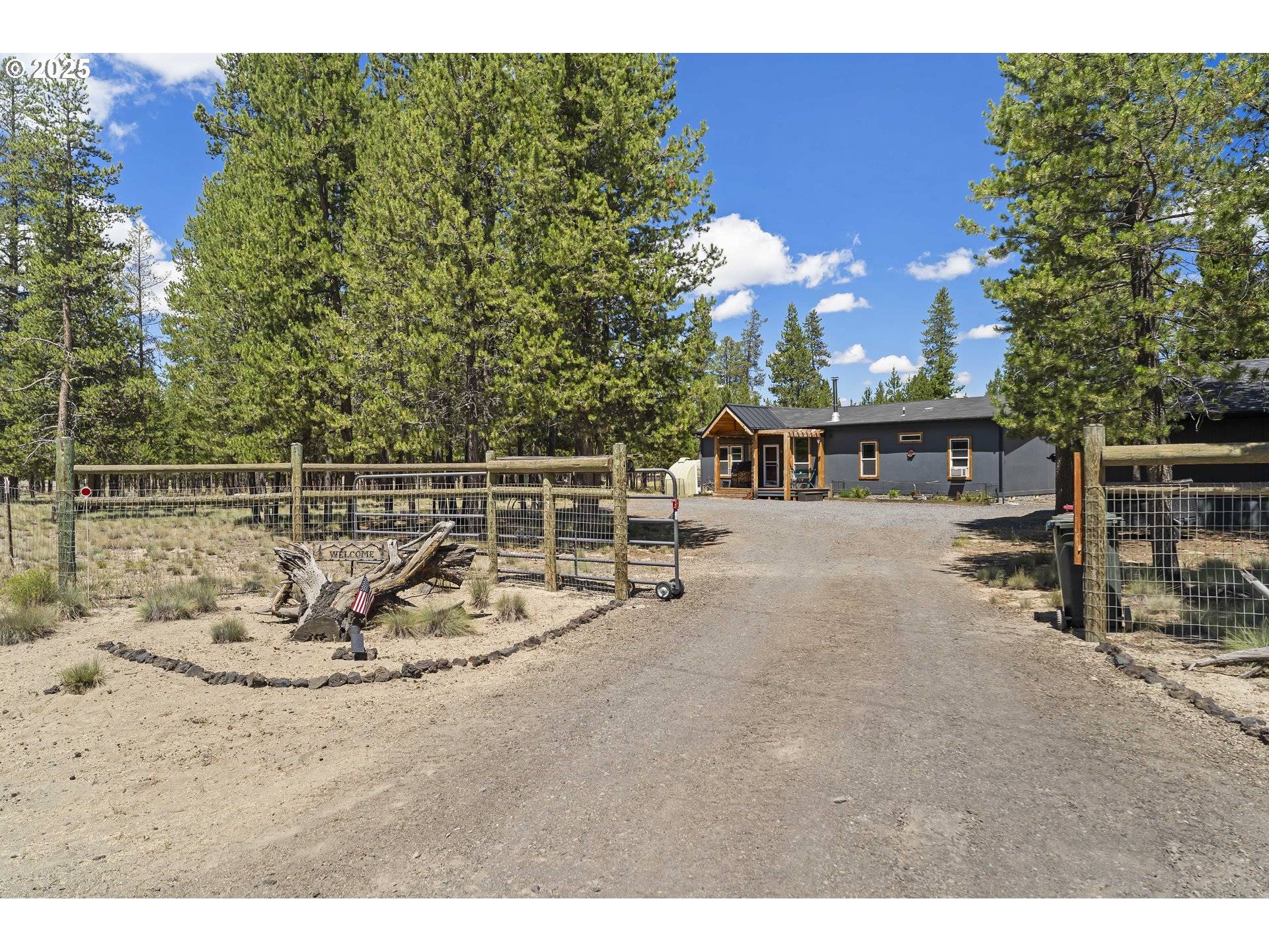 11619 Sun Forest Drive La Pine, OR 97739 - Photo 3 of 36