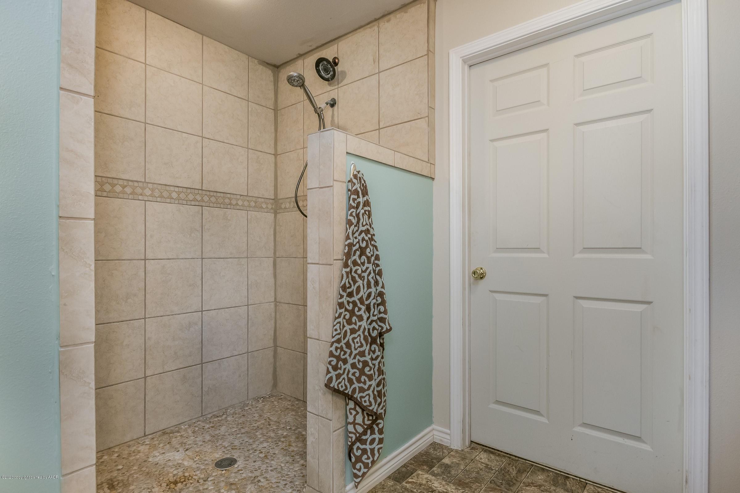 643 Sunset Road Fritch, TX 79036 - Photo 17 of 18 017_Master Bathroom-2