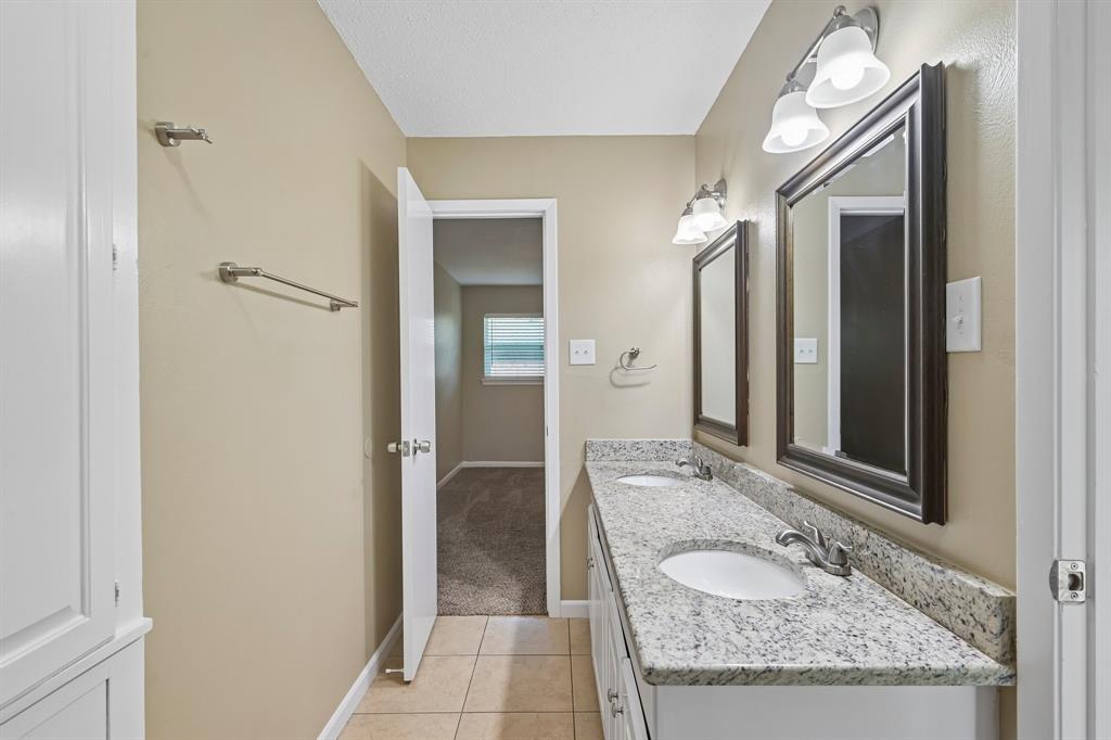 1707 Park Ridge Terrace Arlington, TX 76012 - Photo 28 of 40