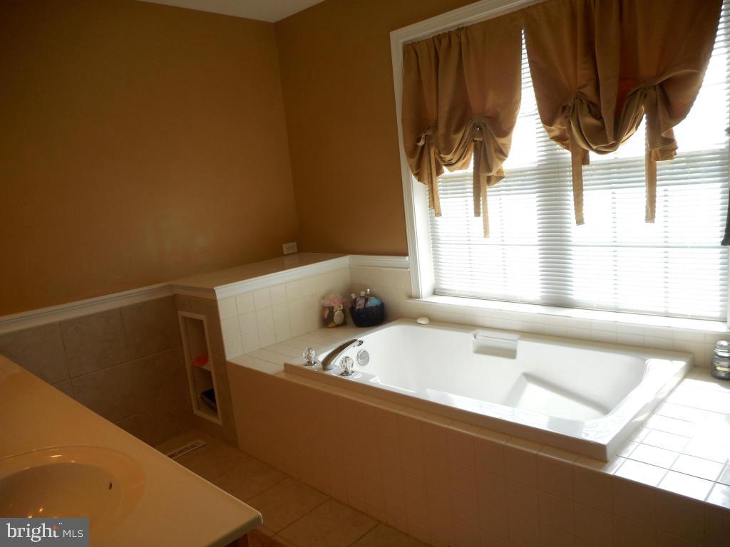 276 Squire Lane Lititz, PA 17543 - Photo 24 of 33