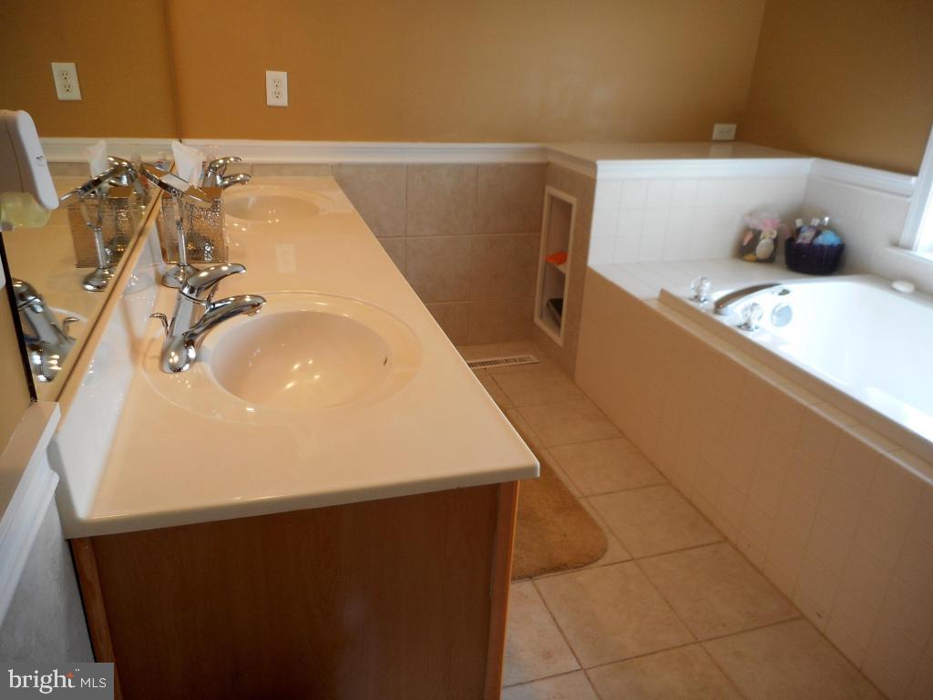 276 Squire Lane Lititz, PA 17543 - Photo 25 of 33