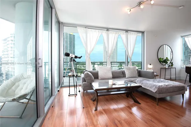 $630,000 | 90 Southwest 3rd Street, Unit 2113, Miami, FL 33130