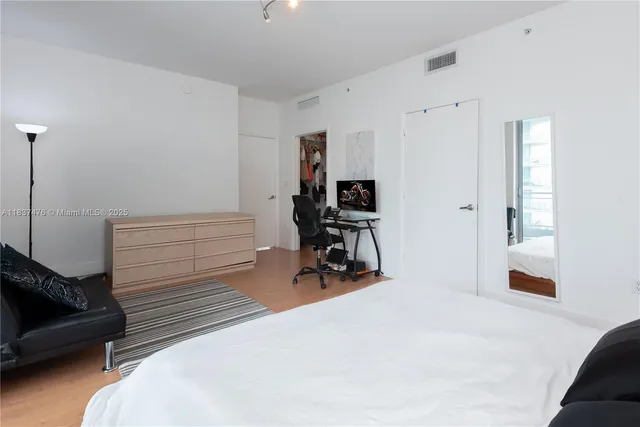 $630,000 | 90 Southwest 3rd Street, Unit 2113, Miami, FL 33130