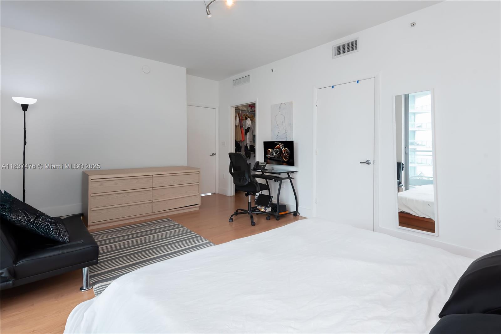 90 Southwest 3rd Street, Unit 2113 Miami, FL 33130 - Photo 15 of 36