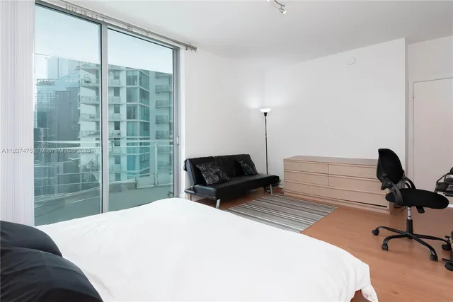 $630,000 | 90 Southwest 3rd Street, Unit 2113, Miami, FL 33130