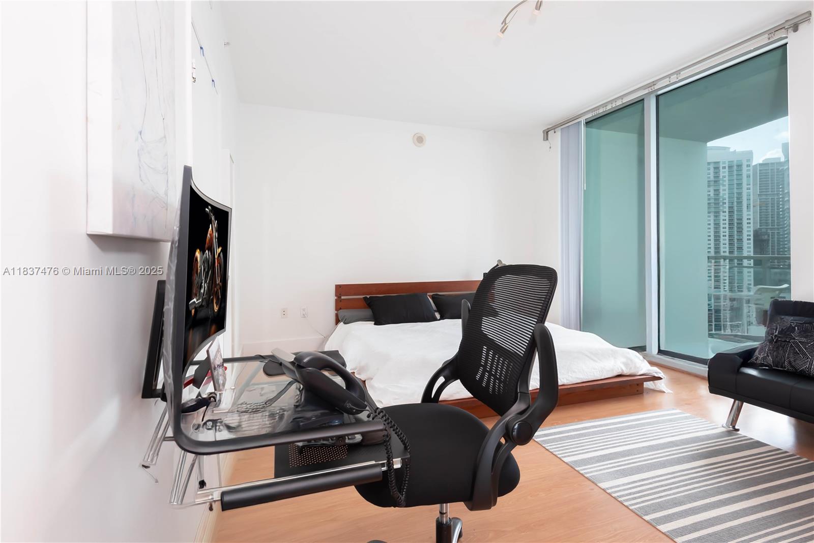 90 Southwest 3rd Street, Unit 2113 Miami, FL 33130 - Photo 17 of 36