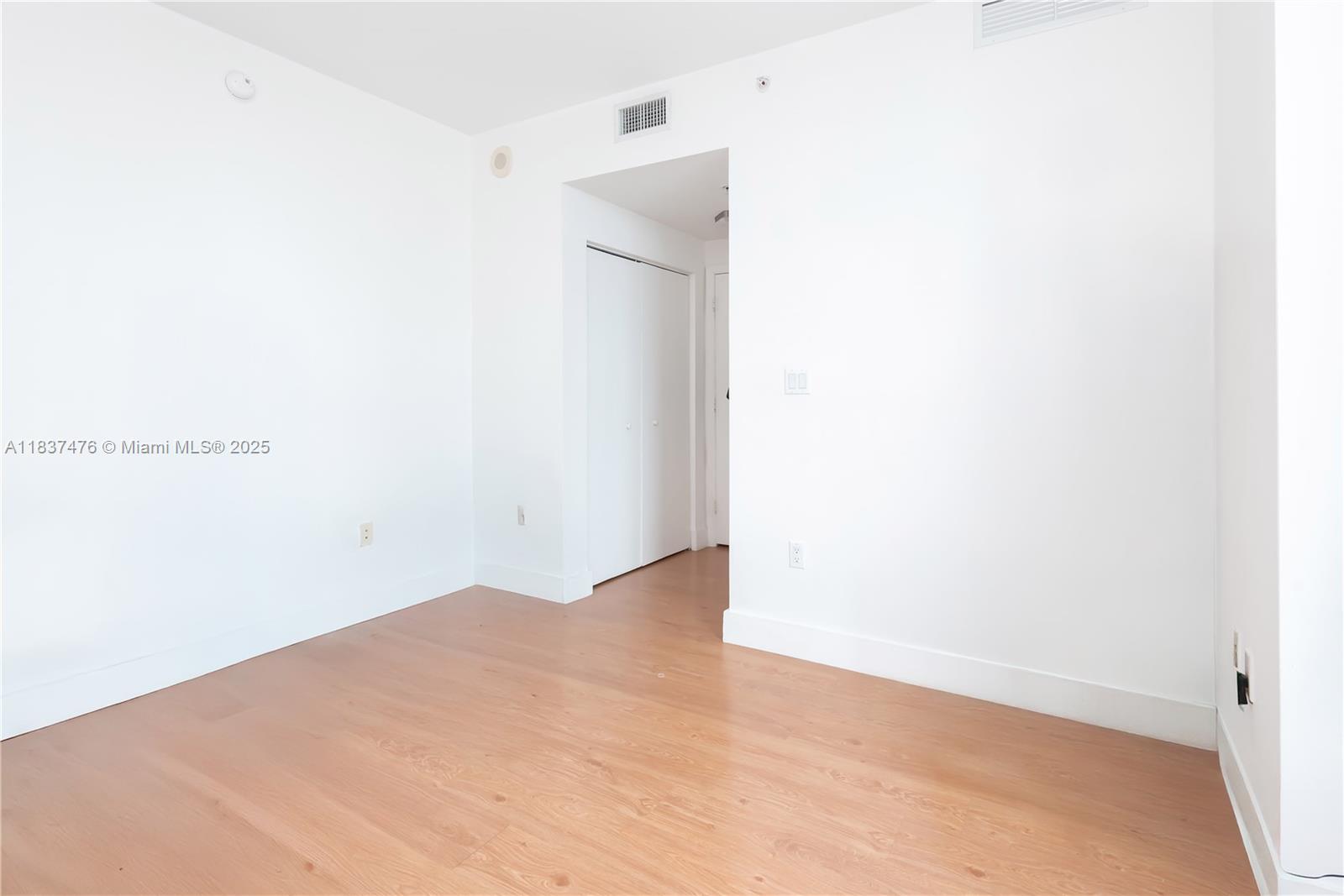 90 Southwest 3rd Street, Unit 2113 Miami, FL 33130 - Photo 21 of 36