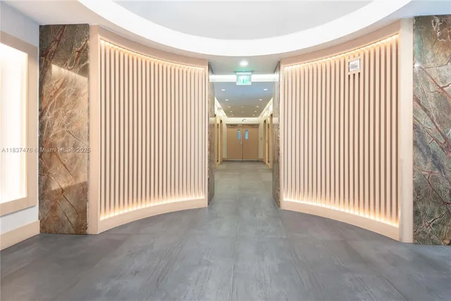 $630,000 | 90 Southwest 3rd Street, Unit 2113, Miami, FL 33130