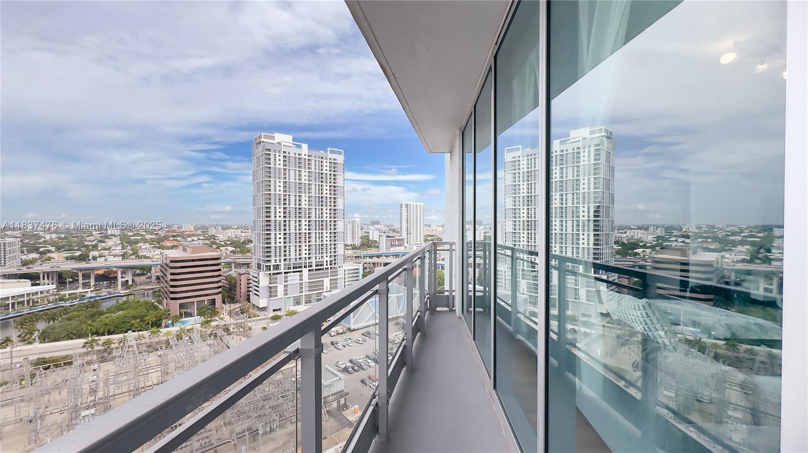 90 Southwest 3rd Street, Unit 2113 Miami, FL 33130 - Photo 33 of 36