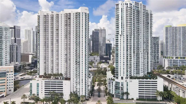 $630,000 | 90 Southwest 3rd Street, Unit 2113, Miami, FL 33130