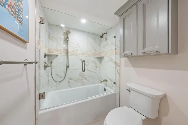 $735,000 | 5070 North Ocean Drive, Unit 4C, Singer Island, FL 33404