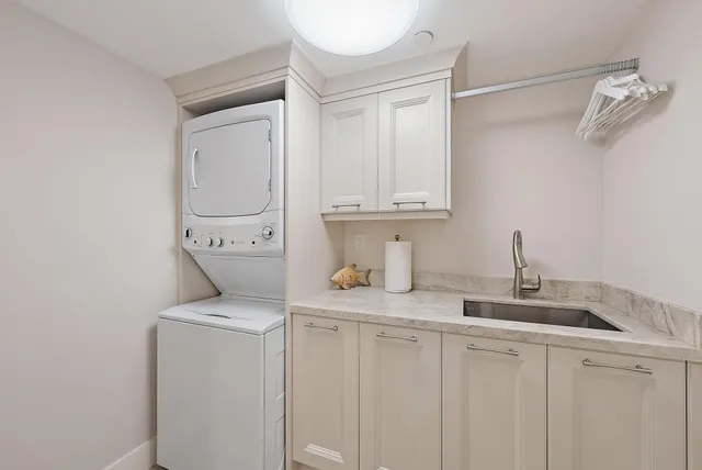 $735,000 | 5070 North Ocean Drive, Unit 4C, Singer Island, FL 33404