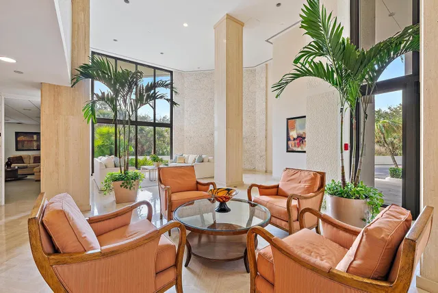 $735,000 | 5070 North Ocean Drive, Unit 4C, Singer Island, FL 33404