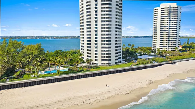 $735,000 | 5070 North Ocean Drive, Unit 4C, Singer Island, FL 33404
