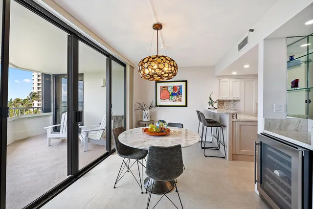 $735,000 | 5070 North Ocean Drive, Unit 4C, Singer Island, FL 33404