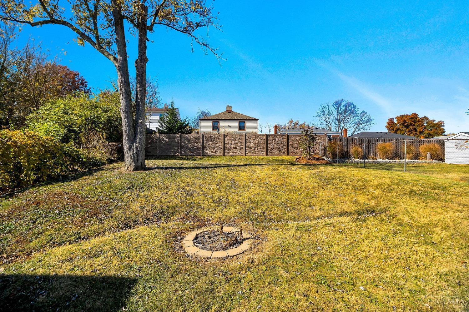 5617 Leumas Road Cincinnati, OH 45239 - Photo 25 of 35