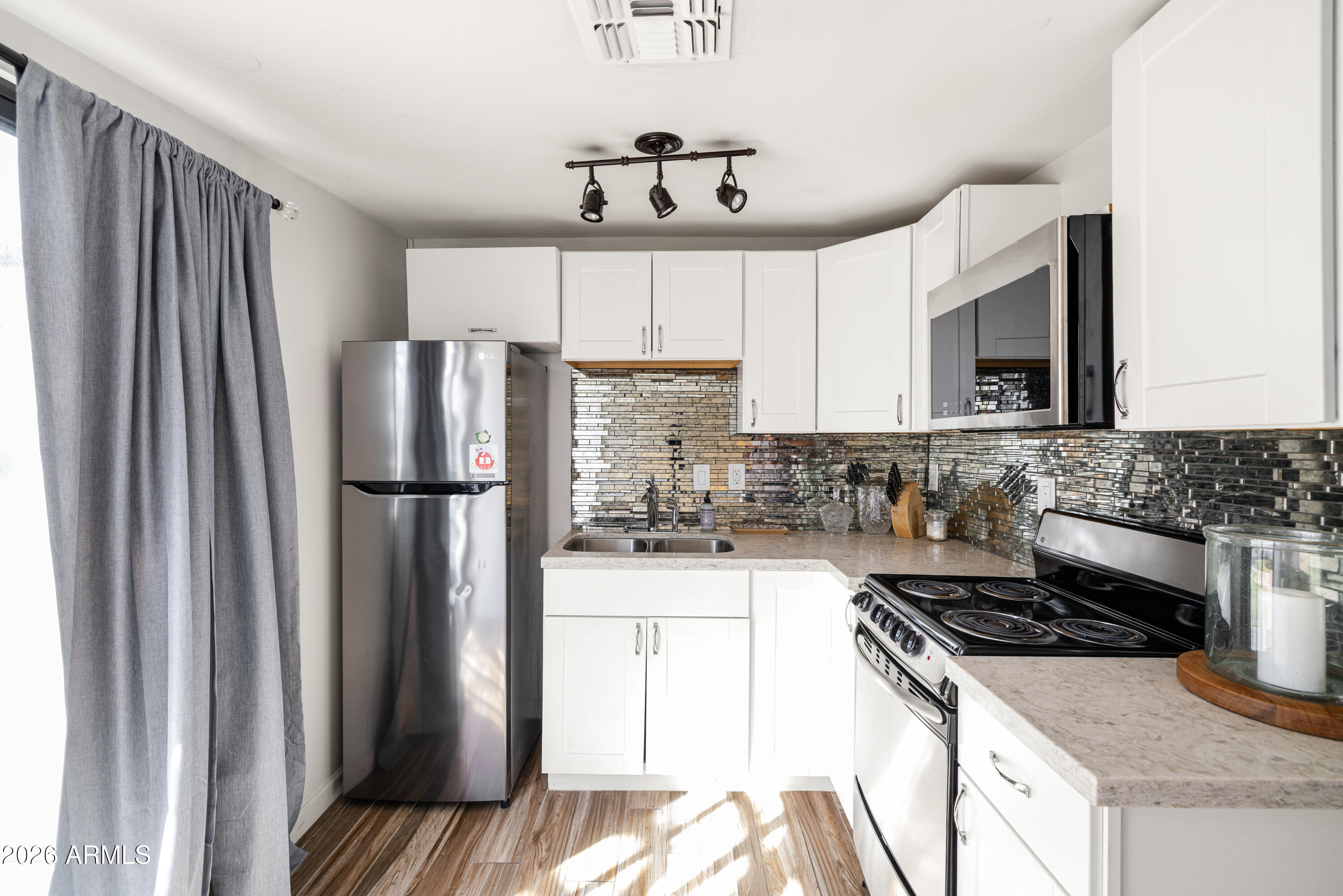 1118 East Colter Street Phoenix, AZ 85014 - Photo 30 of 35 Casita Kitchen Area