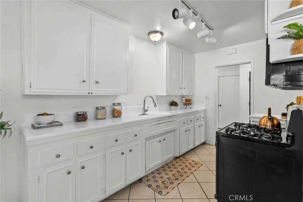 3058 Flanders Road Riverside, CA 92507 - Photo 22 of 50