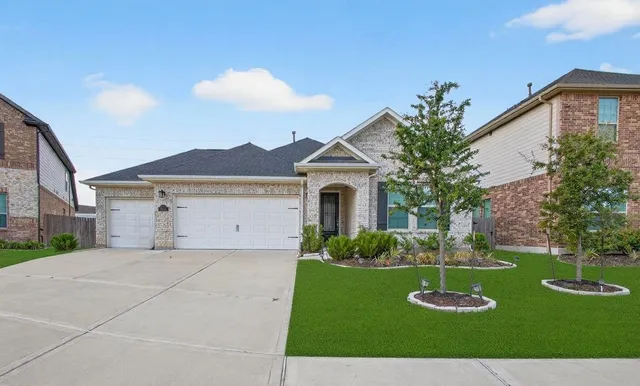 $349,900 | 7822 Wayman Pass, Fulshear, TX 77441