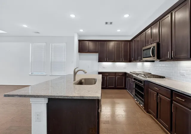 $349,900 | 7822 Wayman Pass, Fulshear, TX 77441