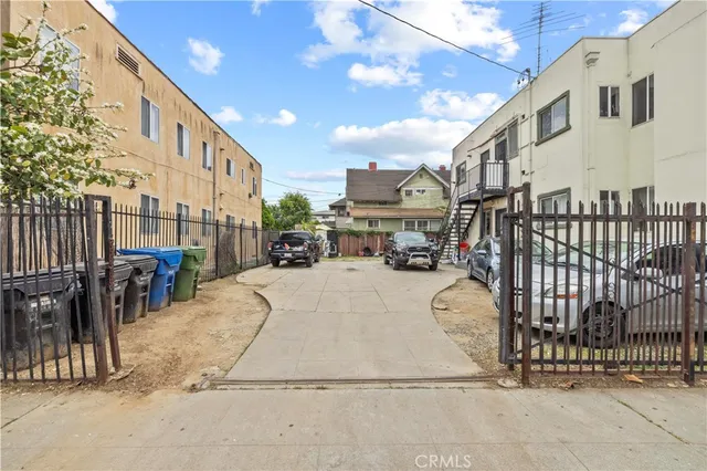 $1,100,000 | 1500 South Hobart Boulevard, Los Angeles, CA 90006