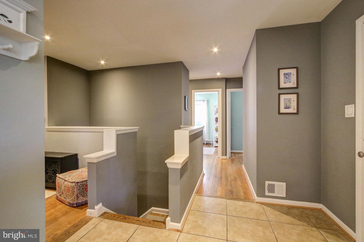 10707 Margate Road Silver Spring, MD 20901 - Photo 12 of 30 Entry Hall/Foyer